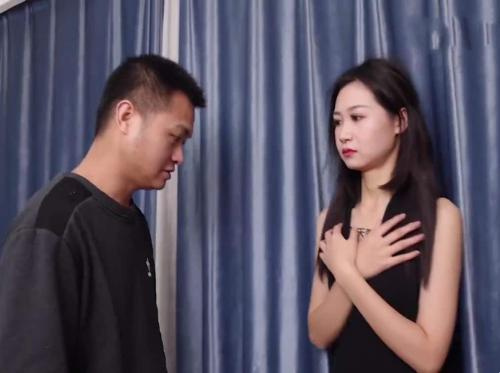 他去帮邻居的妻子修电脑，然后强奸了她